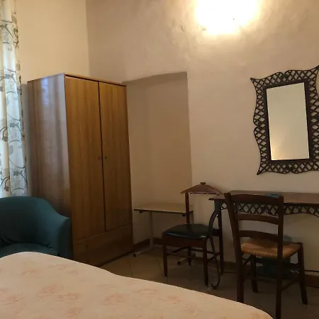 Residenza Gens Petilia - Nuova Gestione Hotel Pitigliano