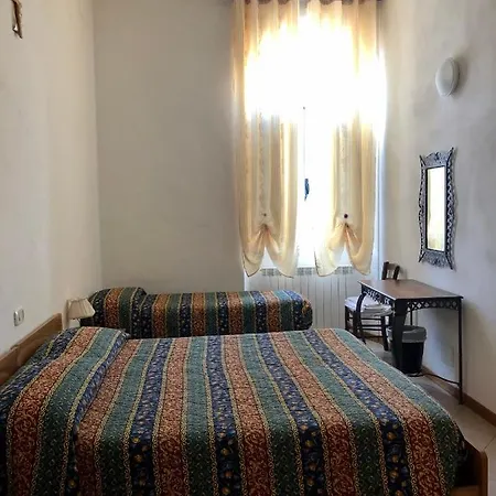 Residenza Gens Petilia - Nuova Gestione Hotel Pitigliano