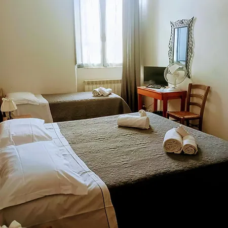 Hotel Residenza Gens Petilia - Nuova Gestione Pitigliano